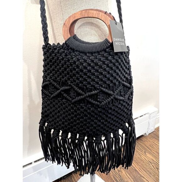 Danielle Nicole NWT Macrame Crossbody Bag in Black - Picture 1 of 4